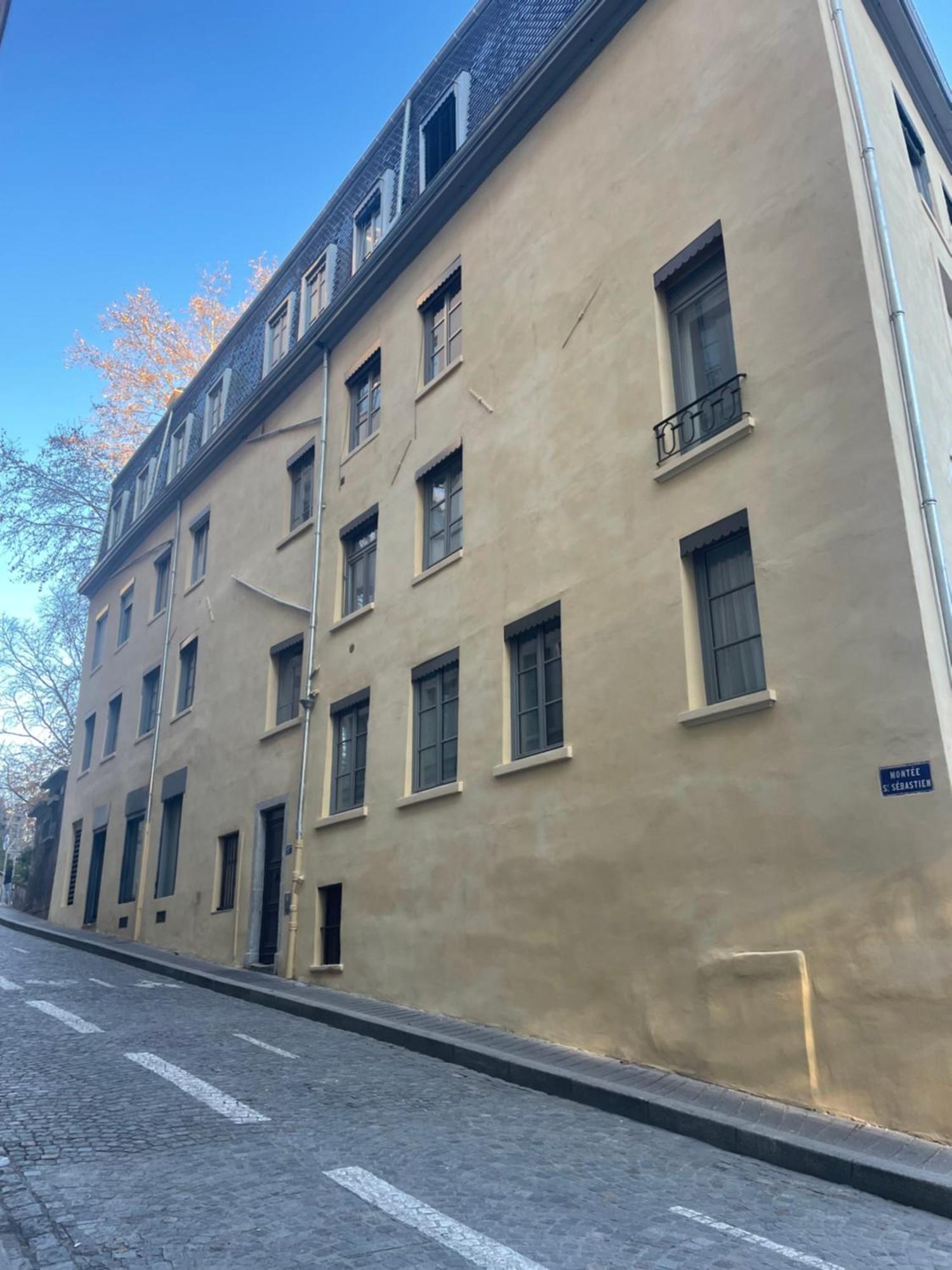 Croix Paquet - A Apartment *